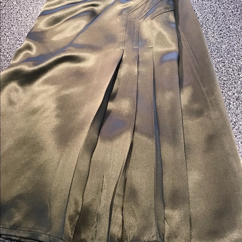 Banana Republic Silk Pleated Skirt - Women’s 8 - Picture 3 of 6